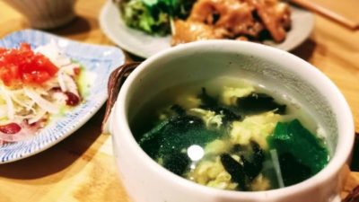 黒きくらげとレタスの中華スープレシピ・献立・薬膳効能