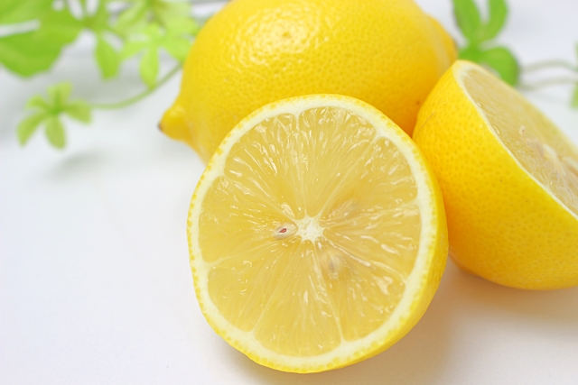 お肌の美白、風邪予防、ストレス解消に【レモン】レシピと薬膳効能